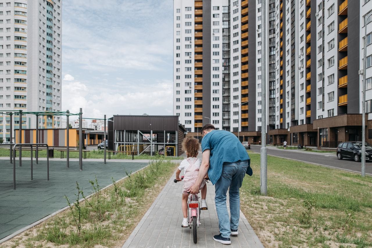 Ako naučiť dieťa jazdiť na bicykli bezpečne